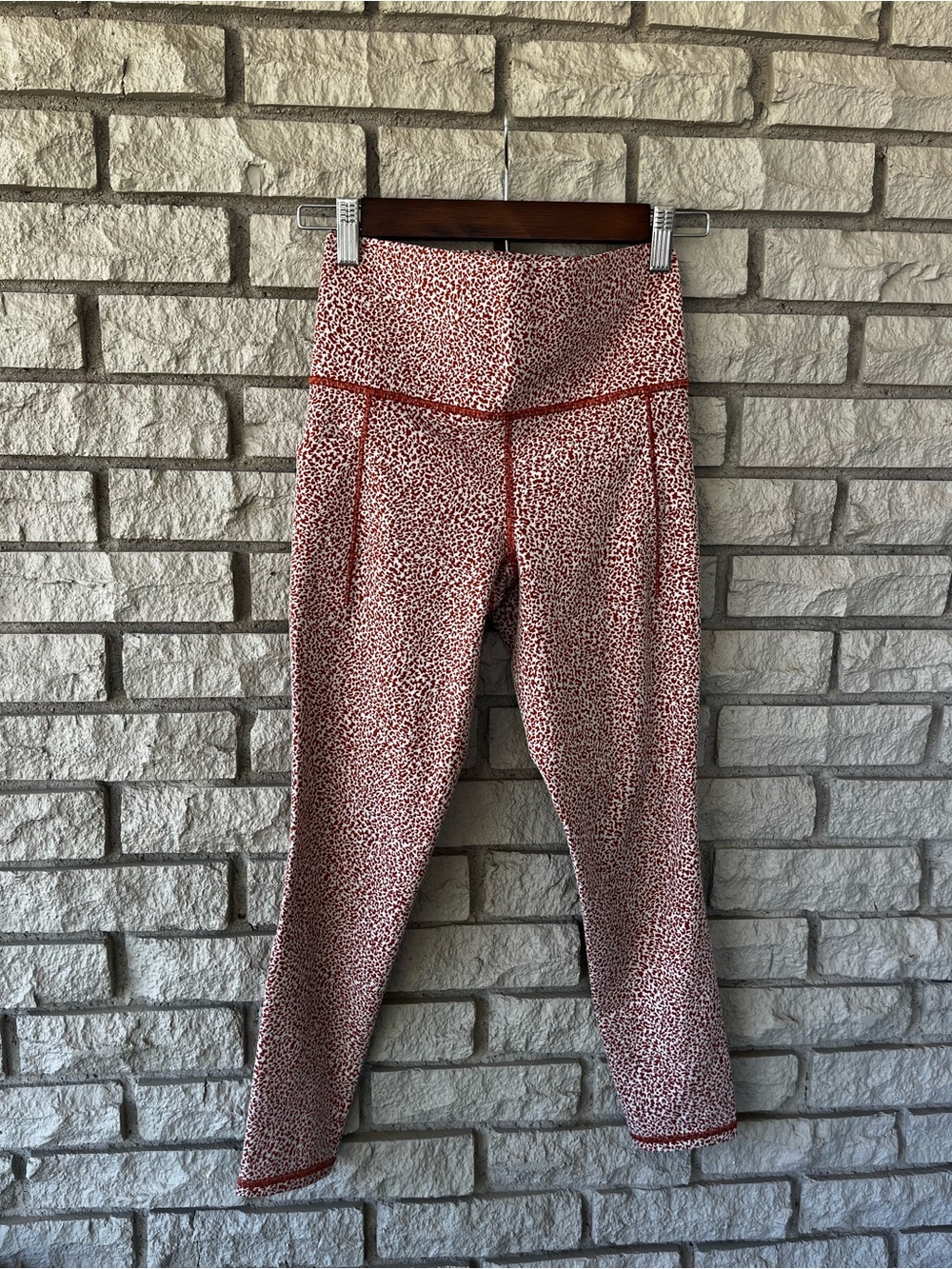 Athleta Salutation Stash II Burnt Orange Leopard Cropped High Waist Leggings
XS